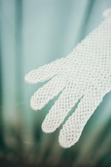 WHISPERING NET GLOVES