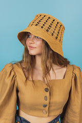 DELICATE SAND AND NATURAL STONE TOP