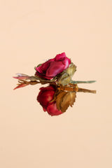 Magnificent 100 % silk rose pin with finely crafted petals and buds