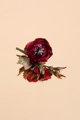 Magnificent 100 % silk rose pin with finely crafted petals and buds