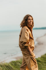 Exceptional, warm cotton bomber jacket with a wing collar.