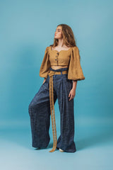Elegant handcrafted crochet raffia belt.
