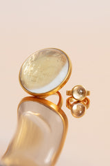 Dreamy gold-plated sterling silver ring with a transparent natural crystal