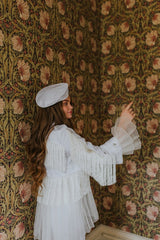 Elegant white dreamy beret that goes perfect with a total white look