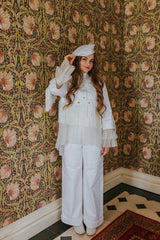 Elegant white dreamy beret that goes perfect with a total white look