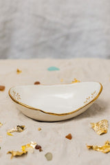 The tableware collection Riviera poetically channels the Golden City that lays noble at the bottom of the Sea and deep within our hearts.