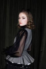 Chequered basque vest in pure wool.