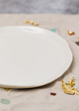 The tableware collection Riviera poetically channels the Golden City that lays noble at the bottom of the Sea and deep within our hearts.