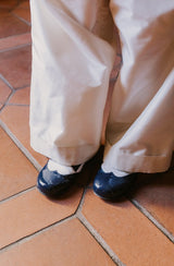 Sunday garden stroll wide taffeta trousers, with zipper and button fastening.