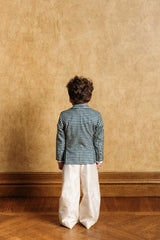 Filigree double-breasted, plaid Sunday garden jacket, with six coated buttons, two pockets, one breast pocket, buttoned cuffs and shoulder upholstery