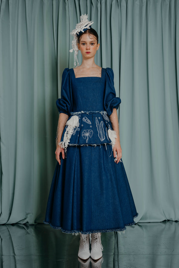 couture for teens Denim midi dress in deep blue with puffy bishop sleeves 