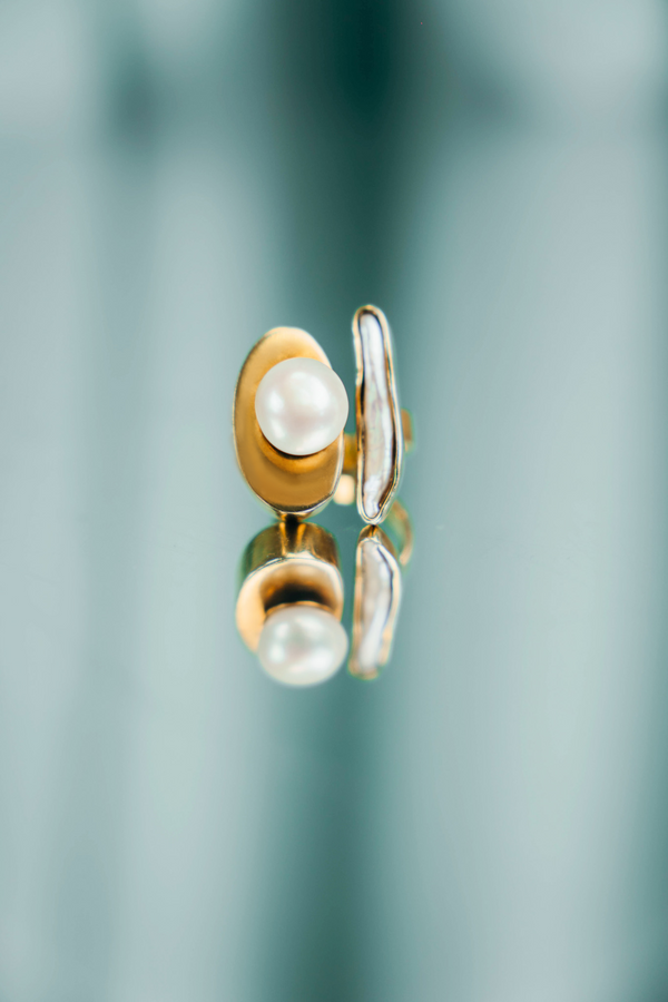 golden ring with pearls
