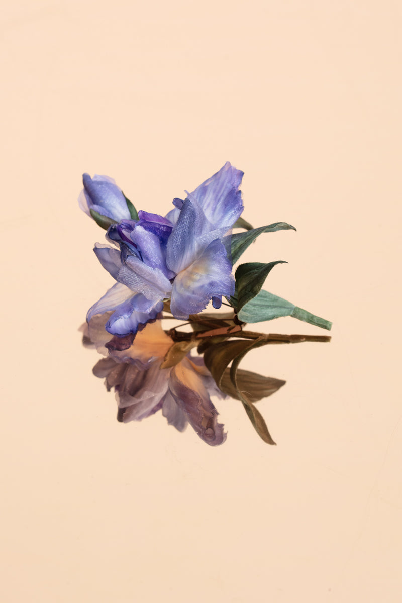 Magnificent 100 % silk iris pin with finely crafted petals.