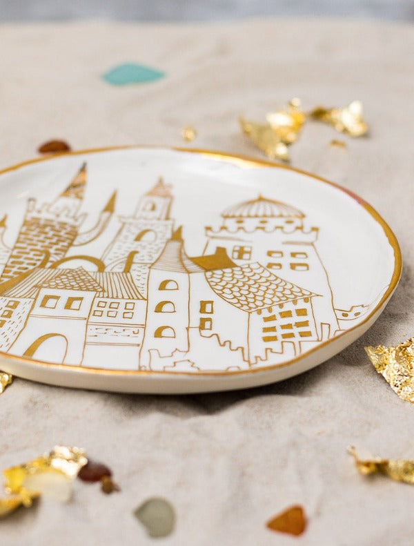 The tableware collection Riviera poetically channels the Golden City that lays noble at the bottom of the Sea and deep within our hearts