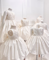 Luxurious White Flower Girls Dresses With Beautiful Lace