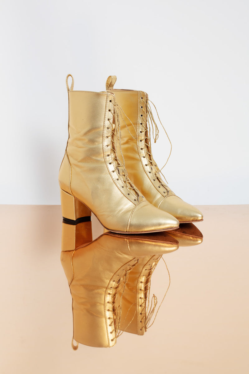 Expressive genuine leather golden block heel boots