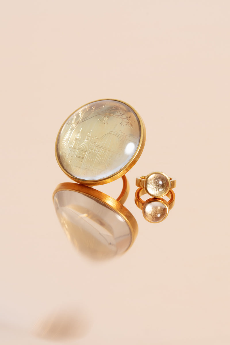 Dreamy gold-plated sterling silver ring with a transparent natural crystal