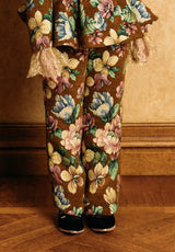 Gracious flower pattern straight trousers.